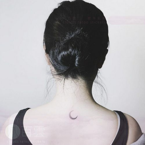 八白雲手绘 点刺风黑色渐变月牙 月亮锁骨后背肩膀脚踝小图纹身贴