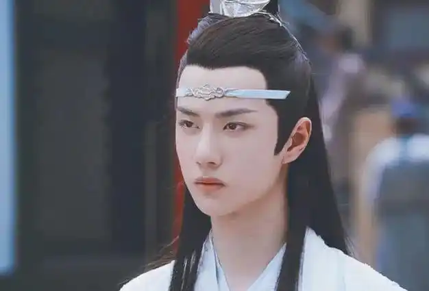 不要再替王一博感到遗憾了事实上他已走上男演员的另一条大道