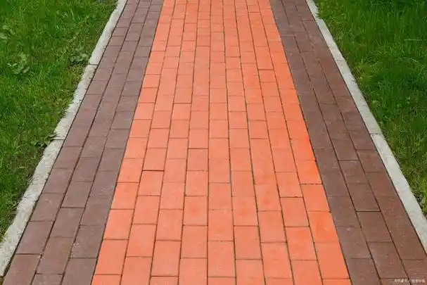 想在庭院铺透水砖?赶紧收好铺贴方法