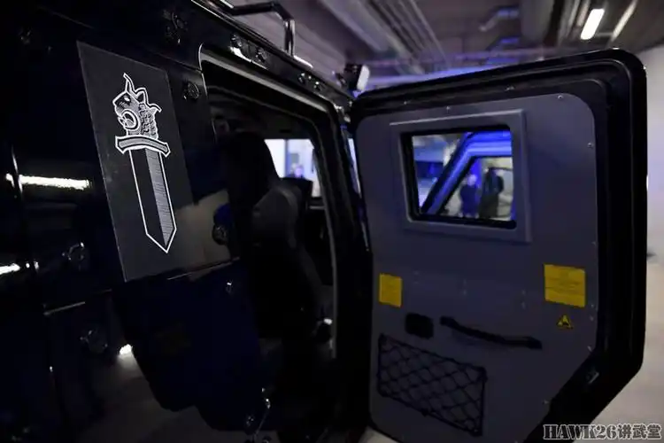 芬兰警方共采购15辆这种警车,每辆价格40万欧元,约合人民币314万元.