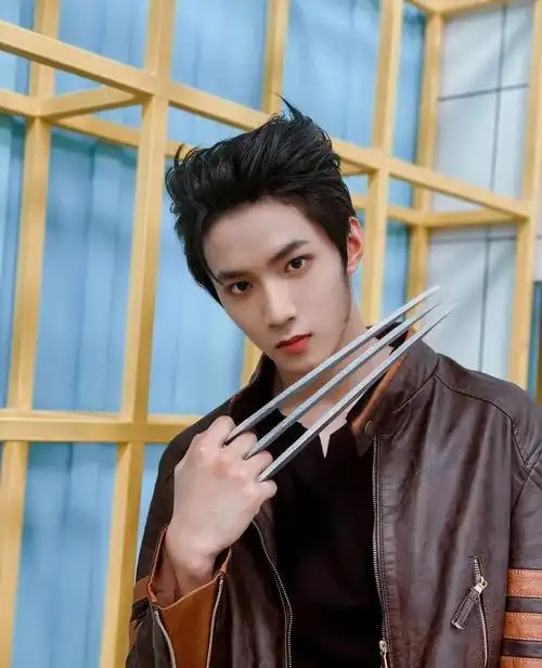 刘耀文金刚狼造型,狼崽变狼叔,网友:养成系太可了!