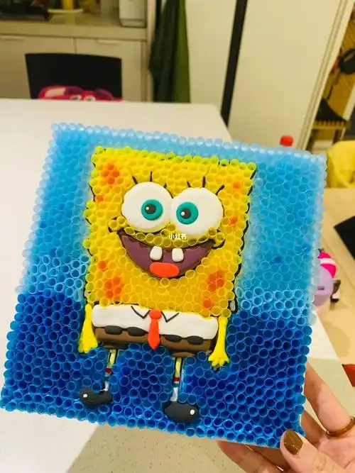 老师布置的吸管画 原本想做星空 后面想想算了材料不够难度很高哈哈哈