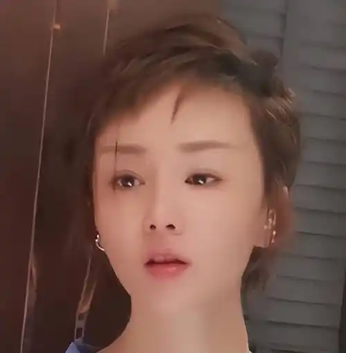 原创草根歌手花姐从大排档卖唱女到千万网红到底经历了什么