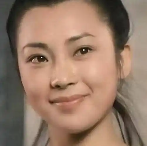 父亲是李连杰,母亲是黄秋燕,而我是留守儿童,如今34岁仍然未婚_女儿