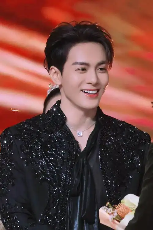 掉色#zsx#曾舜晞孤舟#围脖掉色依然笑得很甜7215@曾舜晞joseph