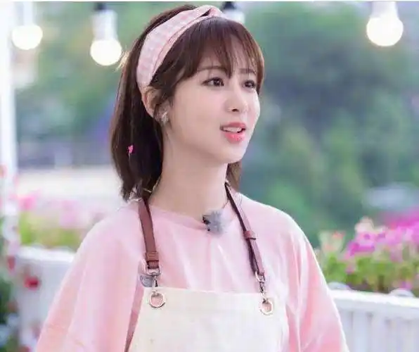 原创杨紫穿高跟鞋是怎样的张一山贴心井柏然很绅士