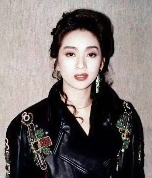 梅艳芳不笑的样子算厌世脸吗?