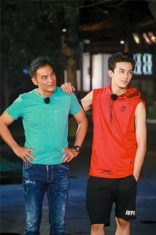 任达华吴磊《奇楼》暖心开解烦恼主播 大谈演艺心得