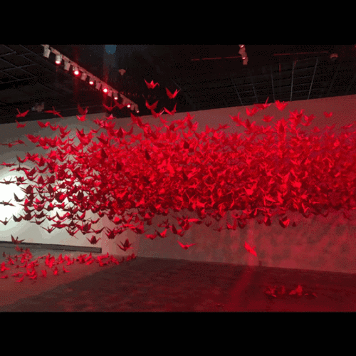 生命温情的千纸鹤寄语"纸上谈缤——中华纸文化当代艺术展"虚拟展厅