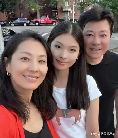 7月12日,孙思瀚的妻子刘茜在社交媒体上分享了一段视频,展示了他们