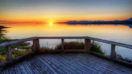 风景高清壁纸夕阳西下的湖面唯美意境风光图片素材下载