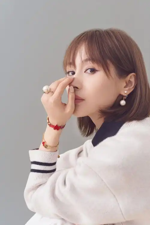 王子文携手dior展现女性态度 优雅独立别样诠释品牌格调