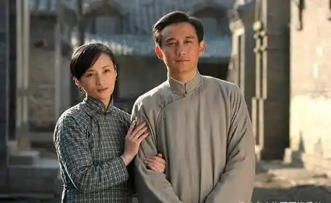 生下老虎后,蒋勤勤演的第一部作品是《四世同堂》,和黄磊演一对,也