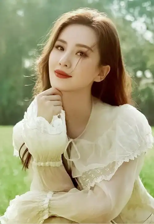 刘诗诗不愧是天选古人,荧幕颜值超凡脱俗,真的美得不像话