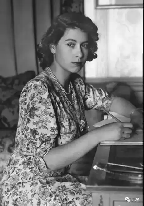 伊丽莎白女王 #不惧时光优雅到老 #从21岁到94岁,英国 - 抖音