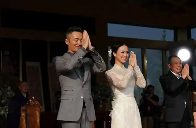 程雷婚庆大典在浦东新建的法华寺举行