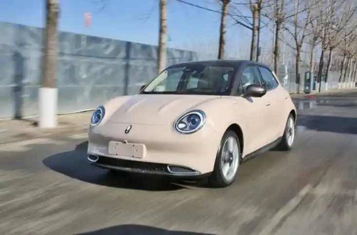 10万以内车身小巧能上绿牌这几款车很适合女性车主