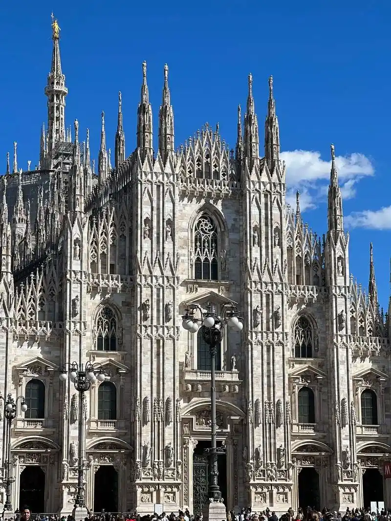 米兰大教堂,世界第二大教堂,第一大哥特教堂,依然很震撼 #意 - 抖音
