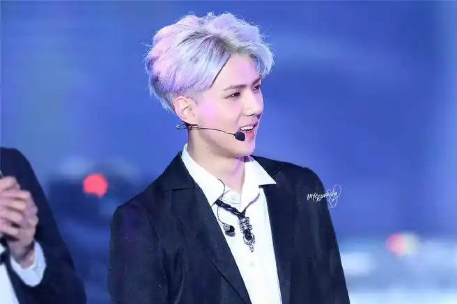 吴世勋##exo唯一官方门面吴世勋#    银发小狼    cr.  131019