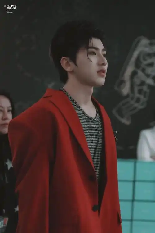 真的很帅!红色他超适合的    #蔡徐坤#ride or die至死不渝-蔡徐坤