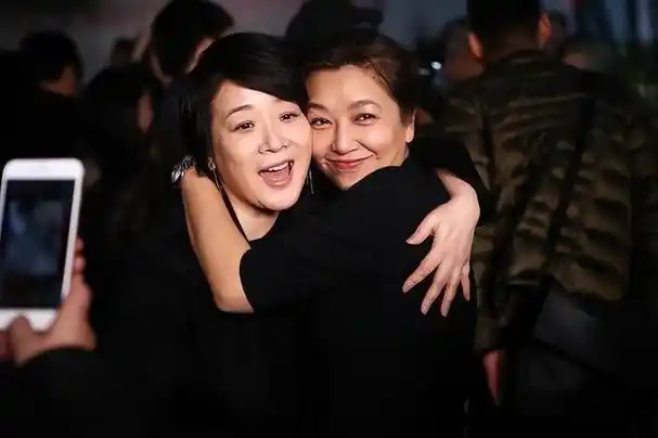 演员江珊:面对爱情不将就,49岁才遇到将自己捧在手心的田小洁