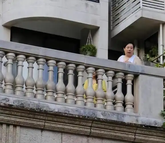 郭富城豪宅今晨被盗意外曝光和方媛父母住在一起是个孝顺女婿