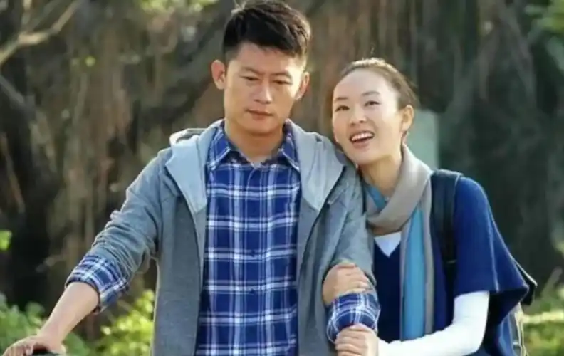 演员李健:19岁出道,娶中学初恋为妻,42岁因《狂飙》爆红_表演_女孩