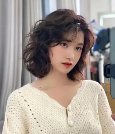 2021年流行的卷发,已经被这款爆款的懒人烫卷发承包了,尤其是这款中