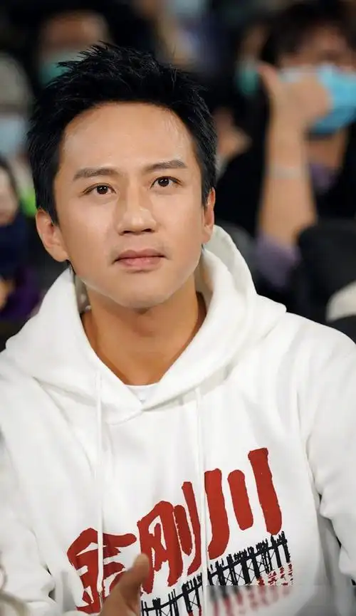 邓超在线喊话孙俪快去拍戏吧看了图片才发现原来小丑是他自己