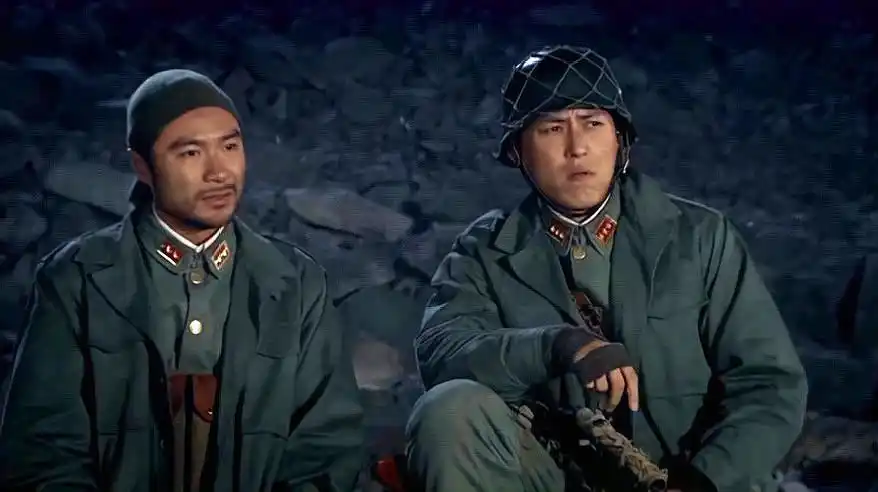 狼烟遍地:内部出现奸细,种种可能指向她,靳东察觉到了!