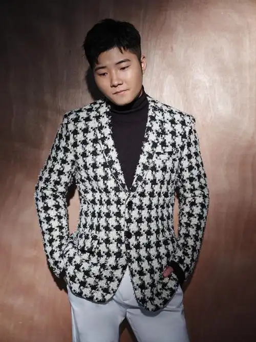 白小白《只是我还爱你》首发 自爆已经写不出太美的爱情