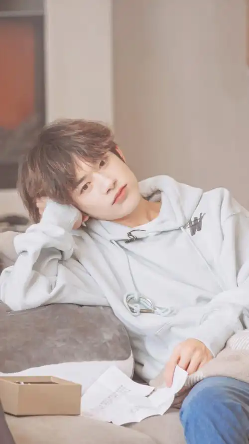 易烊千玺治愈壁纸