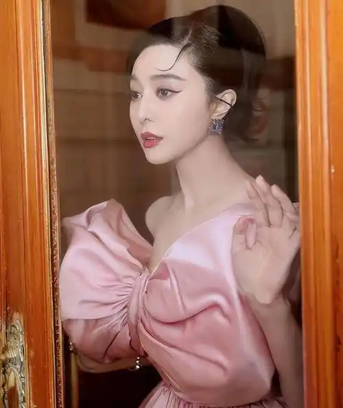 范冰冰的美貌享誉海外!