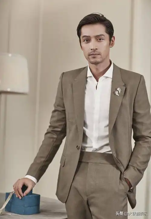 西服图片男 西服定制插图