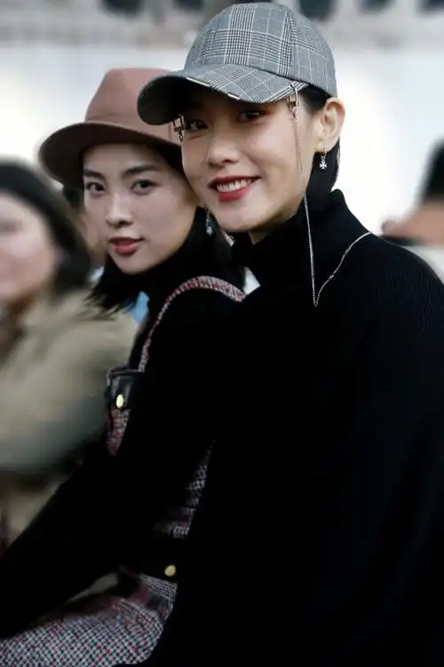 超模石闻看秀衣品爆棚造型摩登分享穿搭时尚经