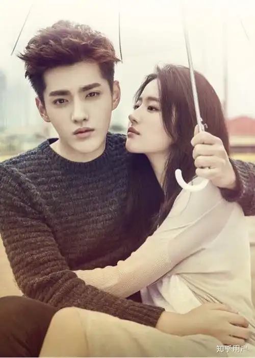 为什么吴亦凡和赵丽颖在一起没有鹿晗和迪丽热巴在一起有cp感?