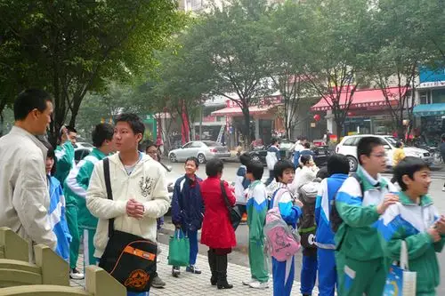 十五届"华杯赛"天河初一组113中学实况(图)