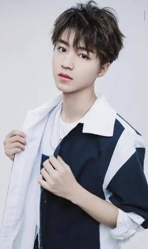 等了好久这个电影,演员王俊凯终于杀青了!