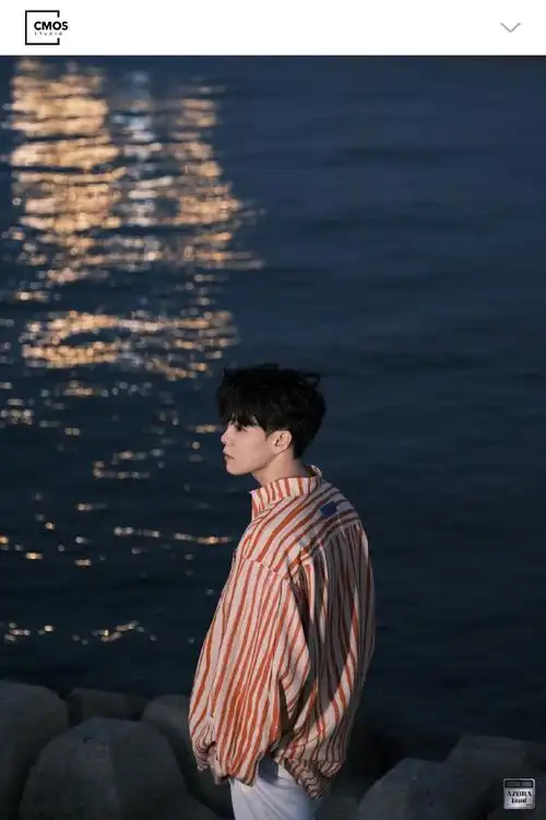 尤长靖海边氛围感写真