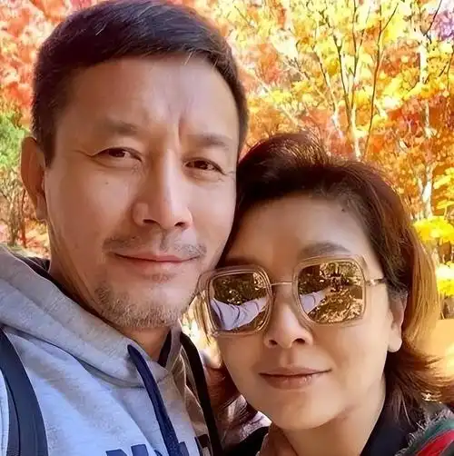 回顾演员田小洁:从工人到演员,娶女神江珊为妻,事业爱情双丰收