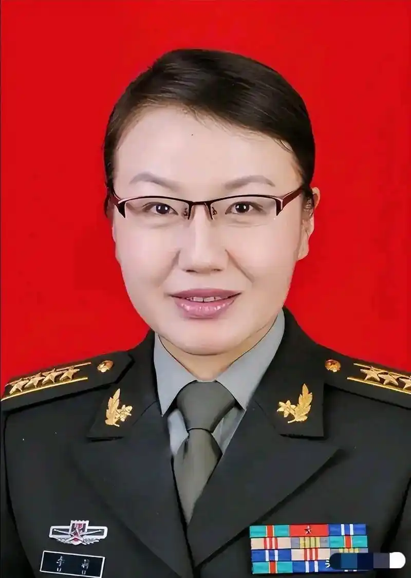 67李莉是一位备受赞誉的中国军事家和专家,她的才能和智慧已经在