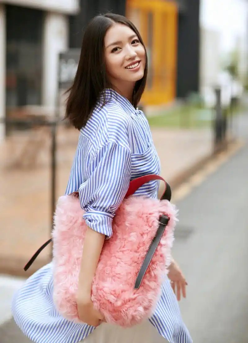 张梓琳 超级模特[鲜花]