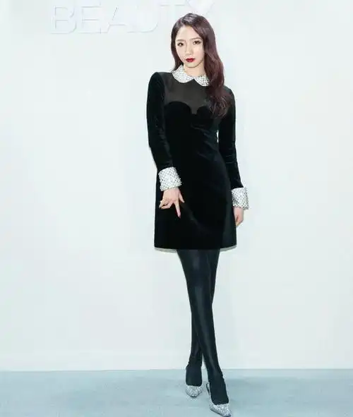 孟美岐的鞋看着是高跟鞋穿上似装了起跳板网友活该