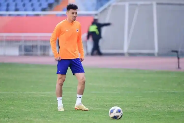 鲁能2比3惜败川崎郑铮散步回追导致丢球赛后被球迷点名猛批