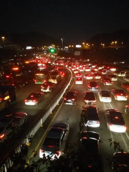 深圳夜间的车流 - 轻摄影 - 一加手机社区官方论坛