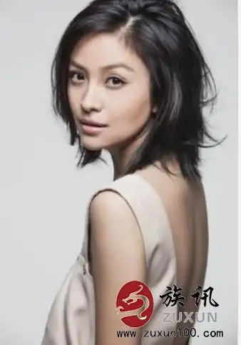 2010年,与钟汉良联袂主演年代情感剧《来不及说