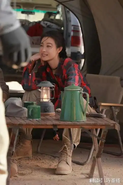 倪妮带火了西式废土风 新剧造型帅翻天插图3