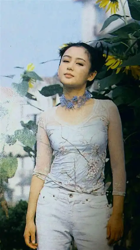 陈红陈红年轻时最美图片2022已更新今日图集