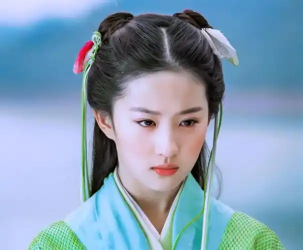 强演女子,妆造拉胯,她们冤不冤_周冬雨_陈妍希_观众们