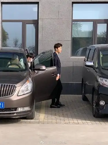 上班不积极,思想有问题!范丞丞自驾录《offer2》下车奔跑路透